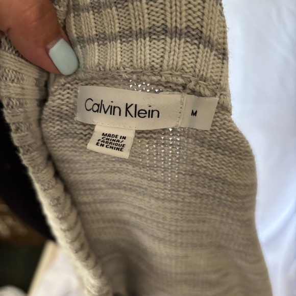 Calvin Klein Gray/Cream‎ Knit Sweater Size Medium - Picture 4 of 9